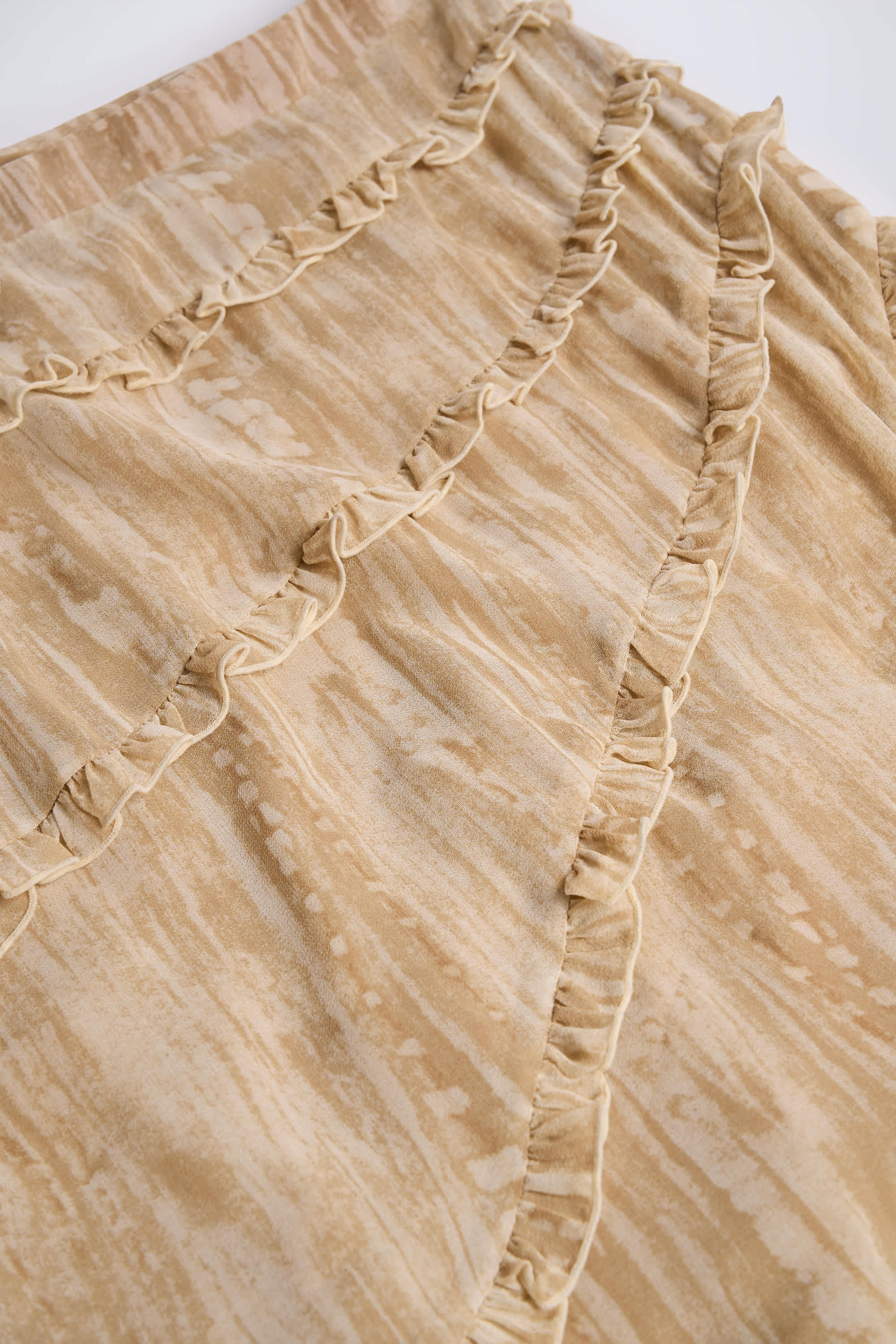 Novina-Ruffled Asymmetric Mid-Rise Maxi Skirt in Tan Print