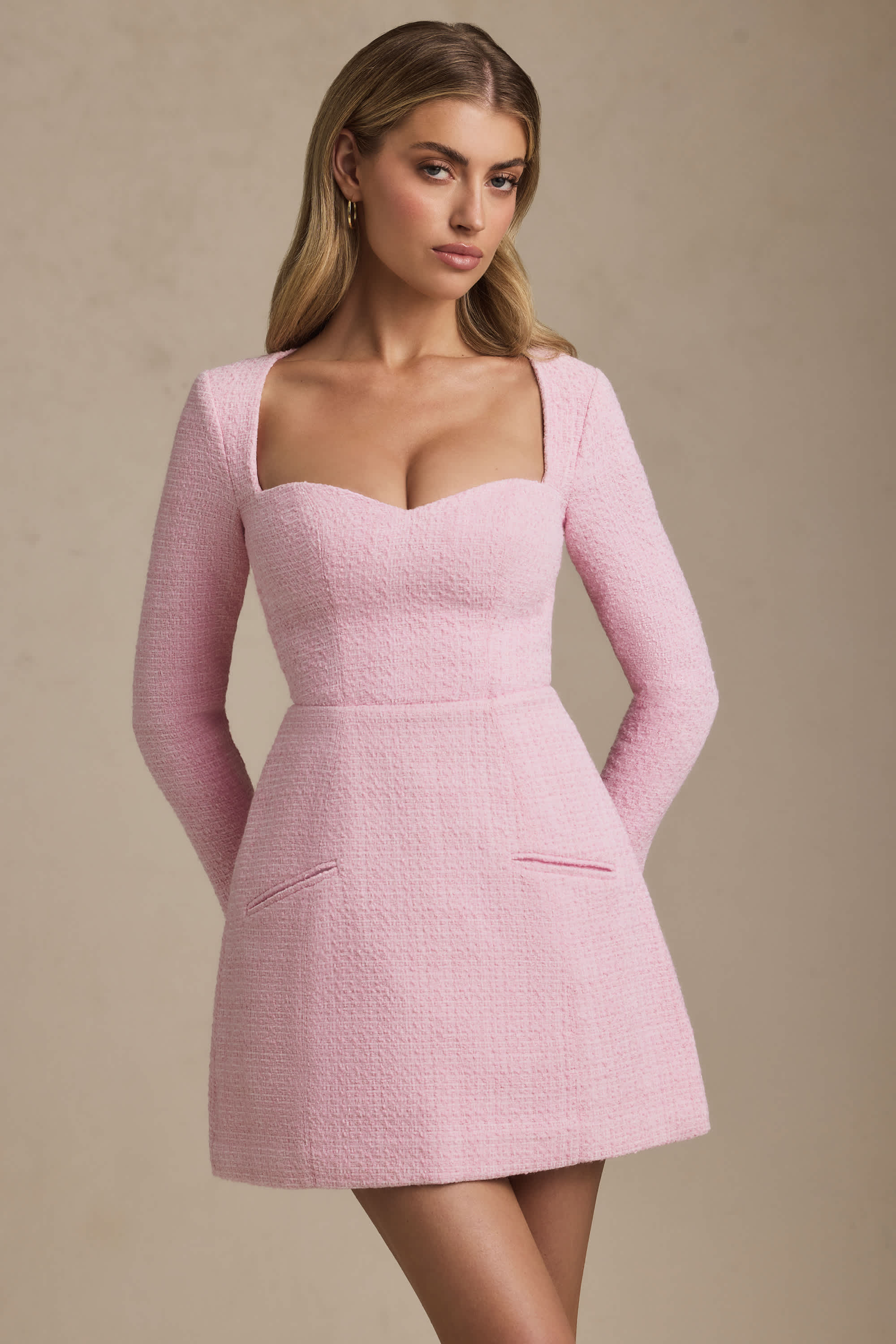 Taesha-Sweetheart-Neck Structured Mini Dress in Soft Pink