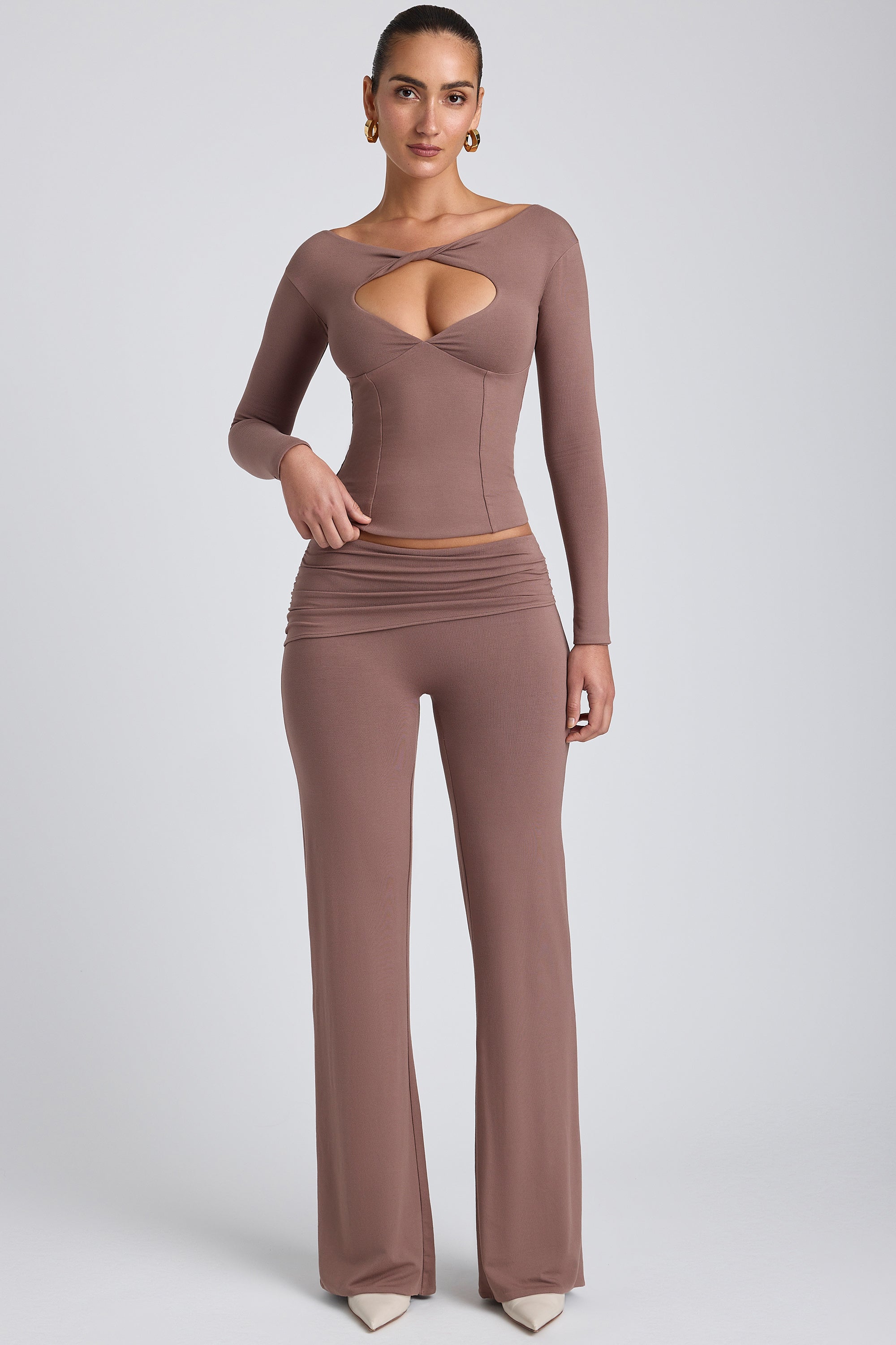 Katya-Mid-Rise Straight-Leg Trousers in Taupe