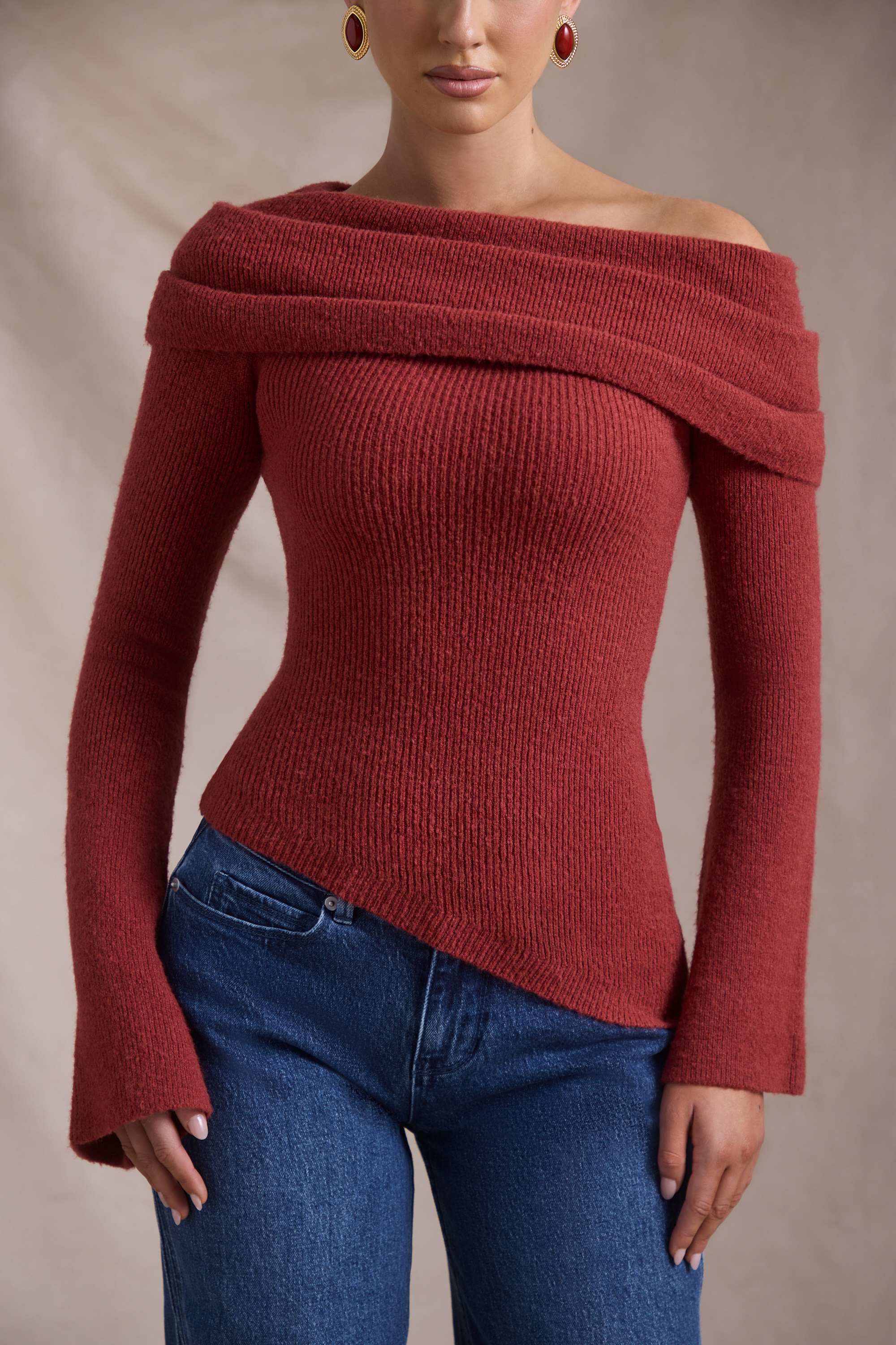 Cecily-Ribbed-Knit Asymmetric Off-Shoulder Jumper in Brick Red
